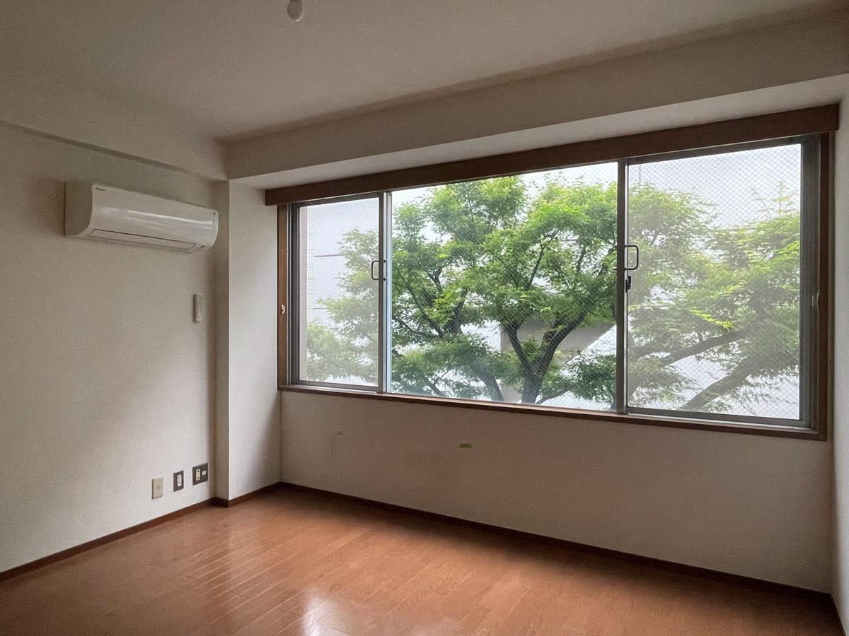渋谷区元代々木町の賃貸物件/北側の洋室。広さは8畳です