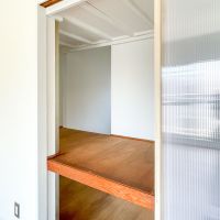 板橋区蓮根の賃貸物件/押入れ。キッチン側と洋室側の両サイドから出し入れするつくり