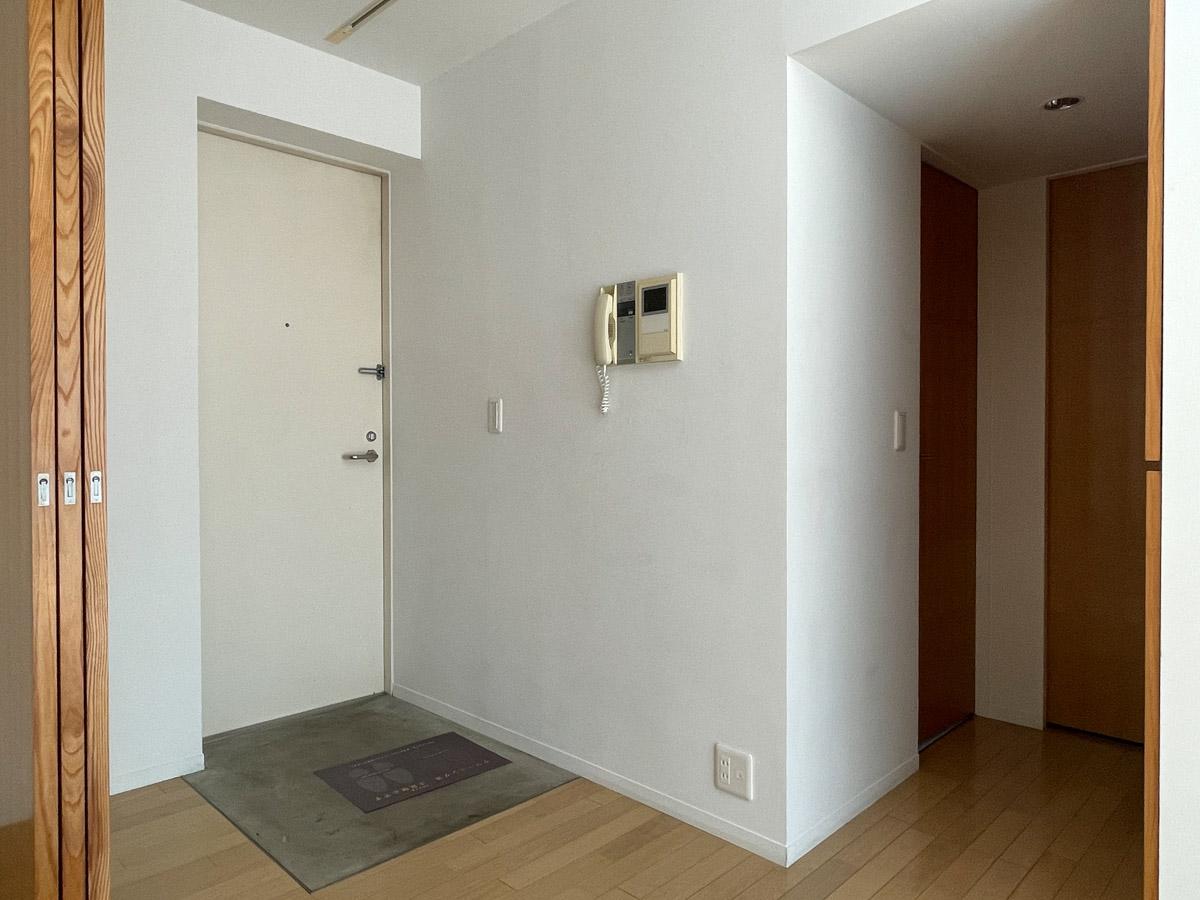 国分寺市南町の賃貸物件/玄関。靴箱はご用意をお願いします