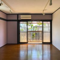 板橋区中台の賃貸物件/元々和室だった場所を洋室にリノベーションしています。窓が大きく気持ちいいです