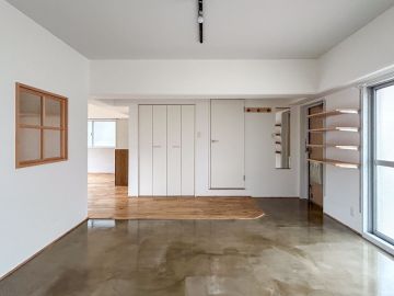 新宿区市谷柳町の賃貸物件/土間に浮かぶ無垢の島