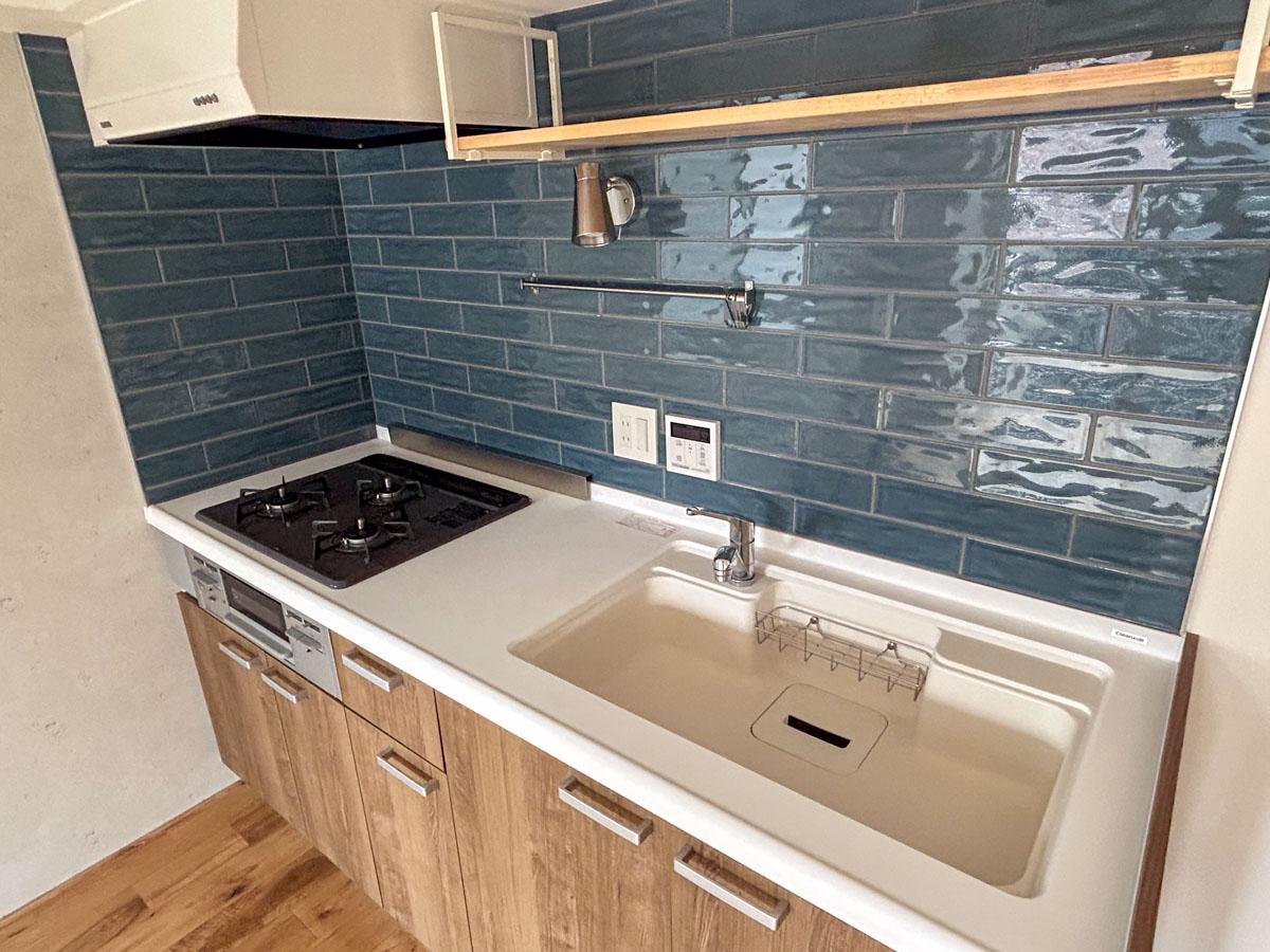 新宿区市谷柳町の賃貸物件/タイルの色味がかわいらしい