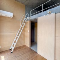 新宿区早稲田鶴巻町の賃貸物件/ロフトへの梯子はこの部屋に