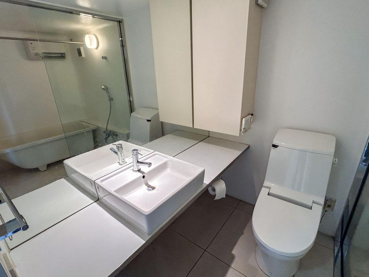 新宿区早稲田鶴巻町の賃貸物件/ガラスで仕切るホテルのようなサニタリー