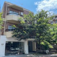 渋谷区松濤の賃貸物件/緑に囲まれたレトロな建物の2階