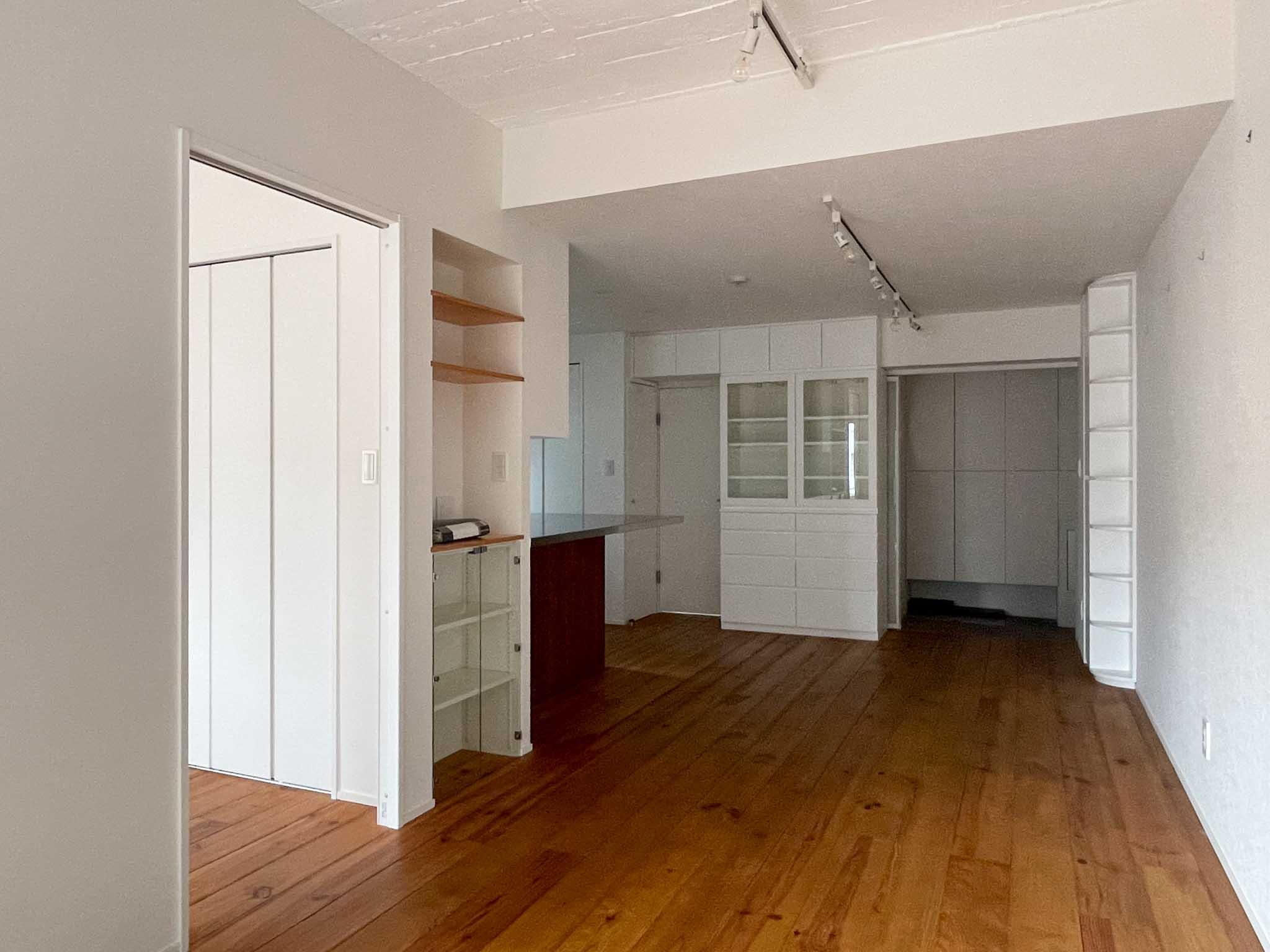 渋谷区恵比寿の賃貸物件/ベランダから見たリビング。無駄な廊下がない間取りが良い