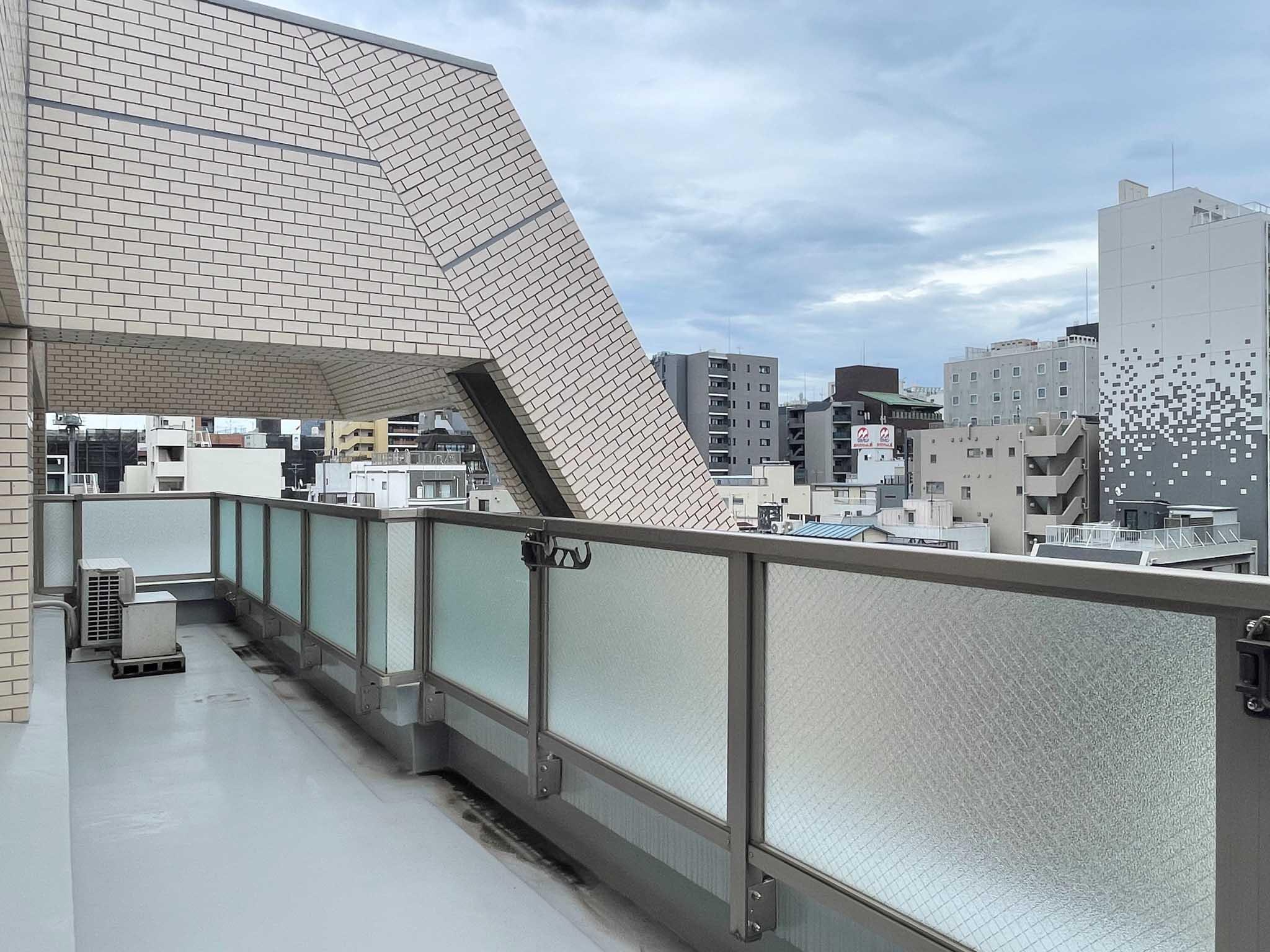 台東区浅草の賃貸物件/寝室横、南側にもバルコニー