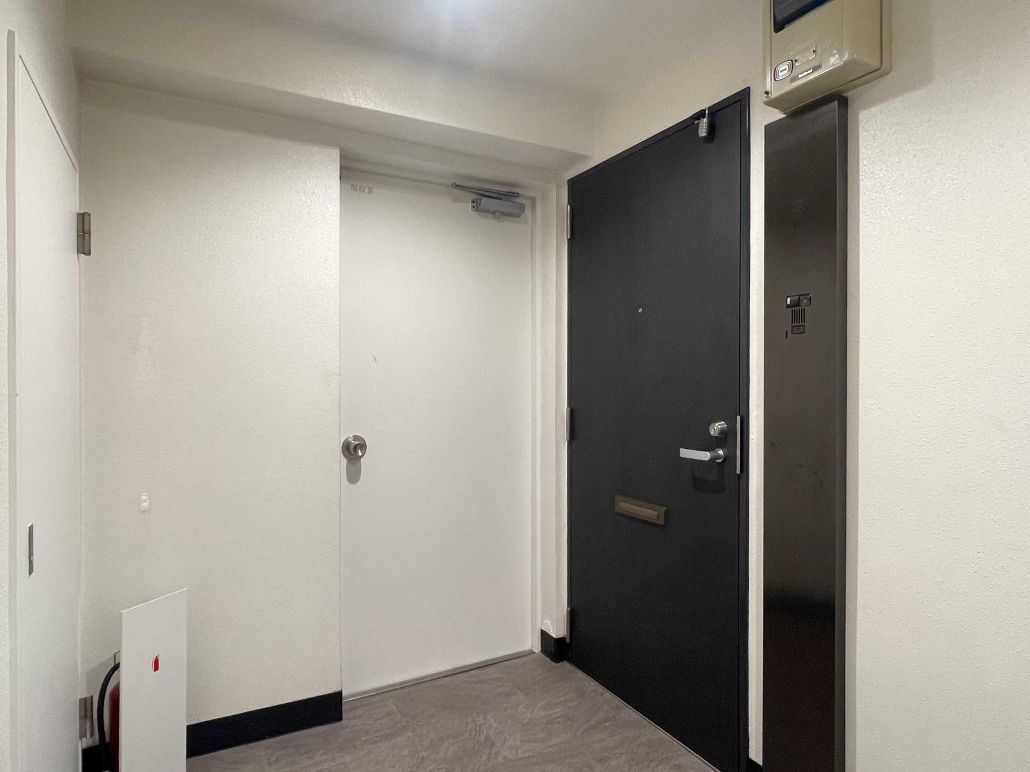 台東区浅草の賃貸物件/玄関外、共用部