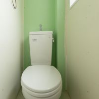 杉並区善福寺の賃貸物件/窓のあるトイレ