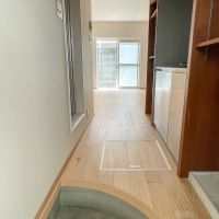 渋谷区神宮前の賃貸物件/玄関のたたきにアールが効いていてかわいい