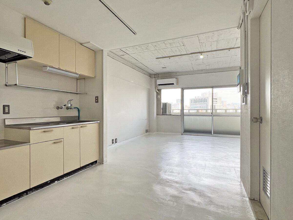 文京区関口の賃貸物件/玄関を入るとキッチンが