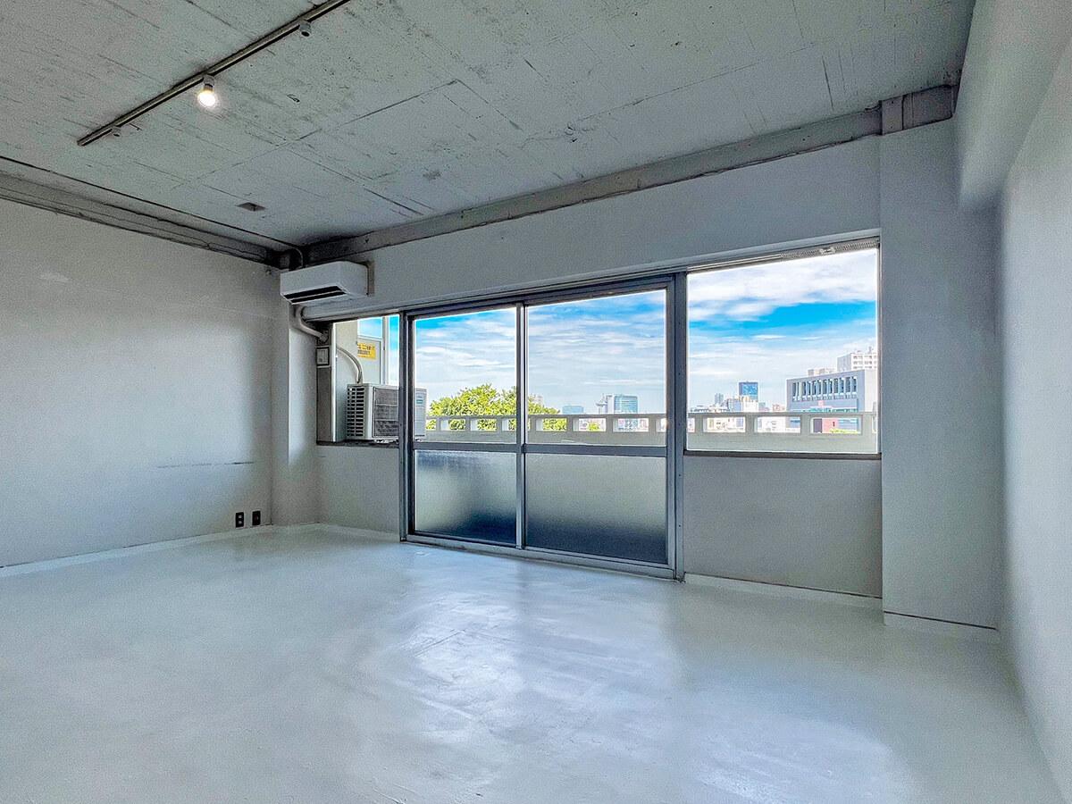 文京区関口の賃貸物件/この部屋は、白く塗装するなどの簡単なDIYが可能。白以外に塗装するなど、好みの内装にしたい方はオーナーさんに要相談です