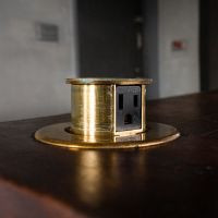 世田谷区太子堂の賃貸物件/ キッチンの天板に設けられたコンセント