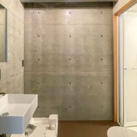 板橋区清水町の賃貸物件/洗面トイレスペース。右奥にはバスルームの入口が