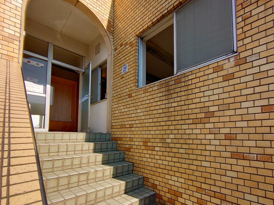 神奈川県横浜市金沢区寺前の賃貸物件/2階部分のアプローチ