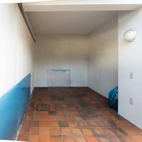 横浜市鶴見区北寺尾の賃貸物件/1階専用駐車場）車や自転車置き場としてお使いください。シャッター付きです