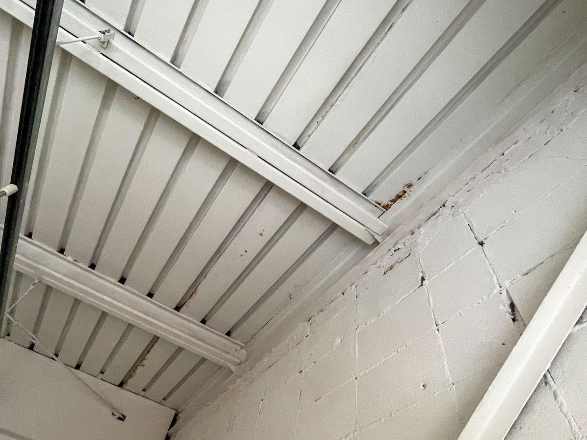 中央区日本橋横山町の賃貸物件/その他の箇所からも雨漏りがあるようなので、内見の際に詳しくはご確認ください。