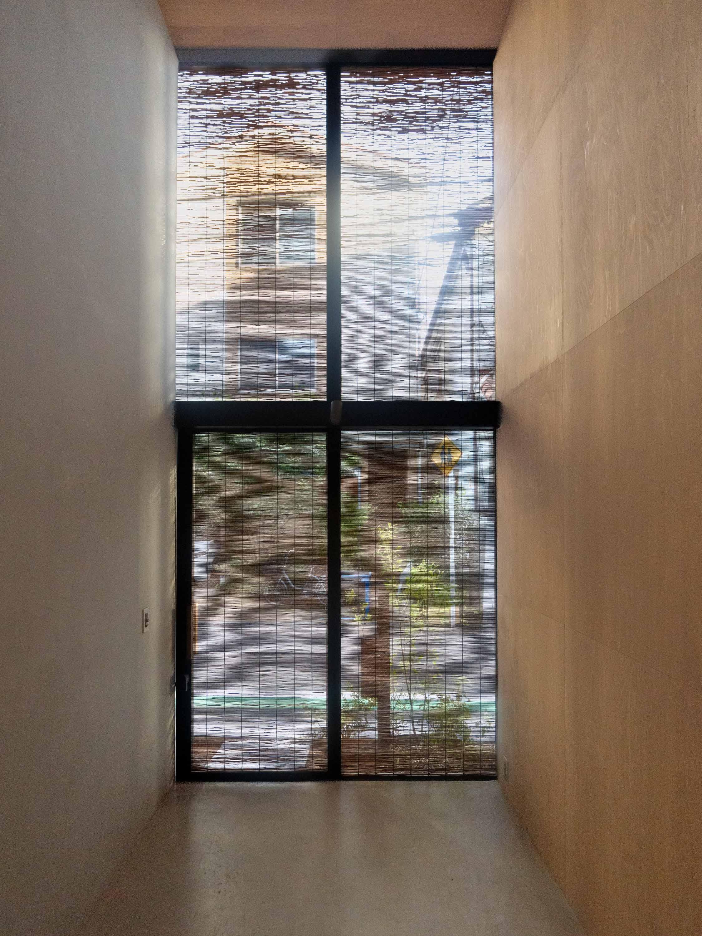 台東区上野桜木の賃貸物件/入口兼サンルーム