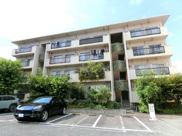 世田谷区駒沢の賃貸物件/真っ向勝負の青空と