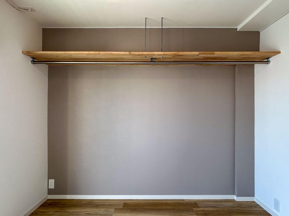 世田谷区北沢の賃貸物件/壁一面のオープンクローゼット