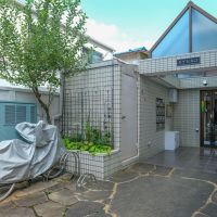 世田谷区北沢の賃貸物件/エントランスはオートロック付
