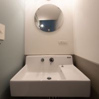 大田区東六郷の賃貸物件/半地下：洗面所