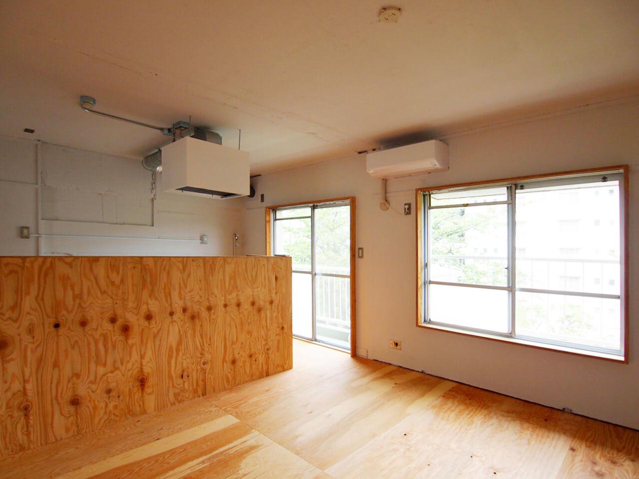 千葉市美浜区幸町の賃貸物件/窓からは桜の木が見えます