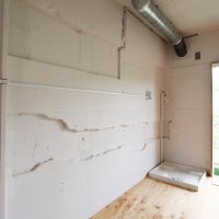 千葉市美浜区幸町の賃貸物件/コンクリートの凹凸がかっこいいと思います