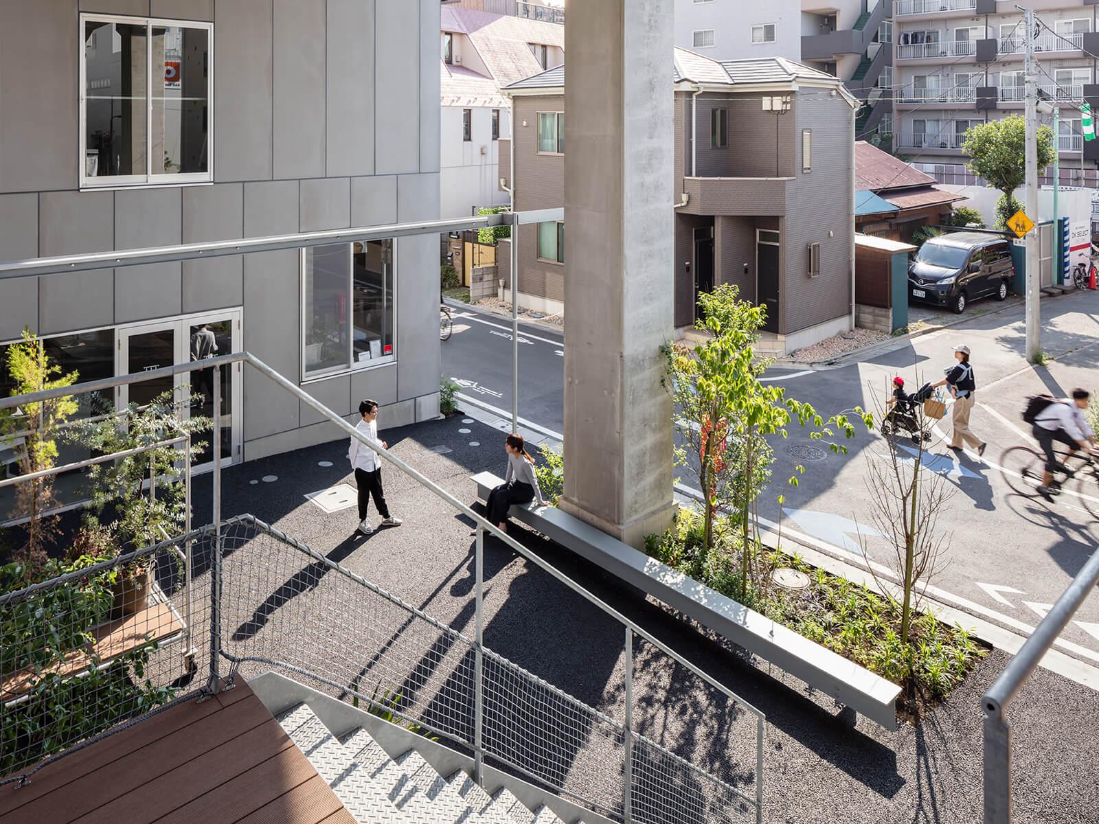 大田区大森西の賃貸物件/町と地続きで高架の屋根付き中庭を楽しめます！