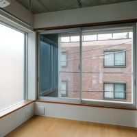 神奈川県川崎市中原区上新城の賃貸物件/C305：コンクリートと白い塗装、木を中心とした内装仕上げ