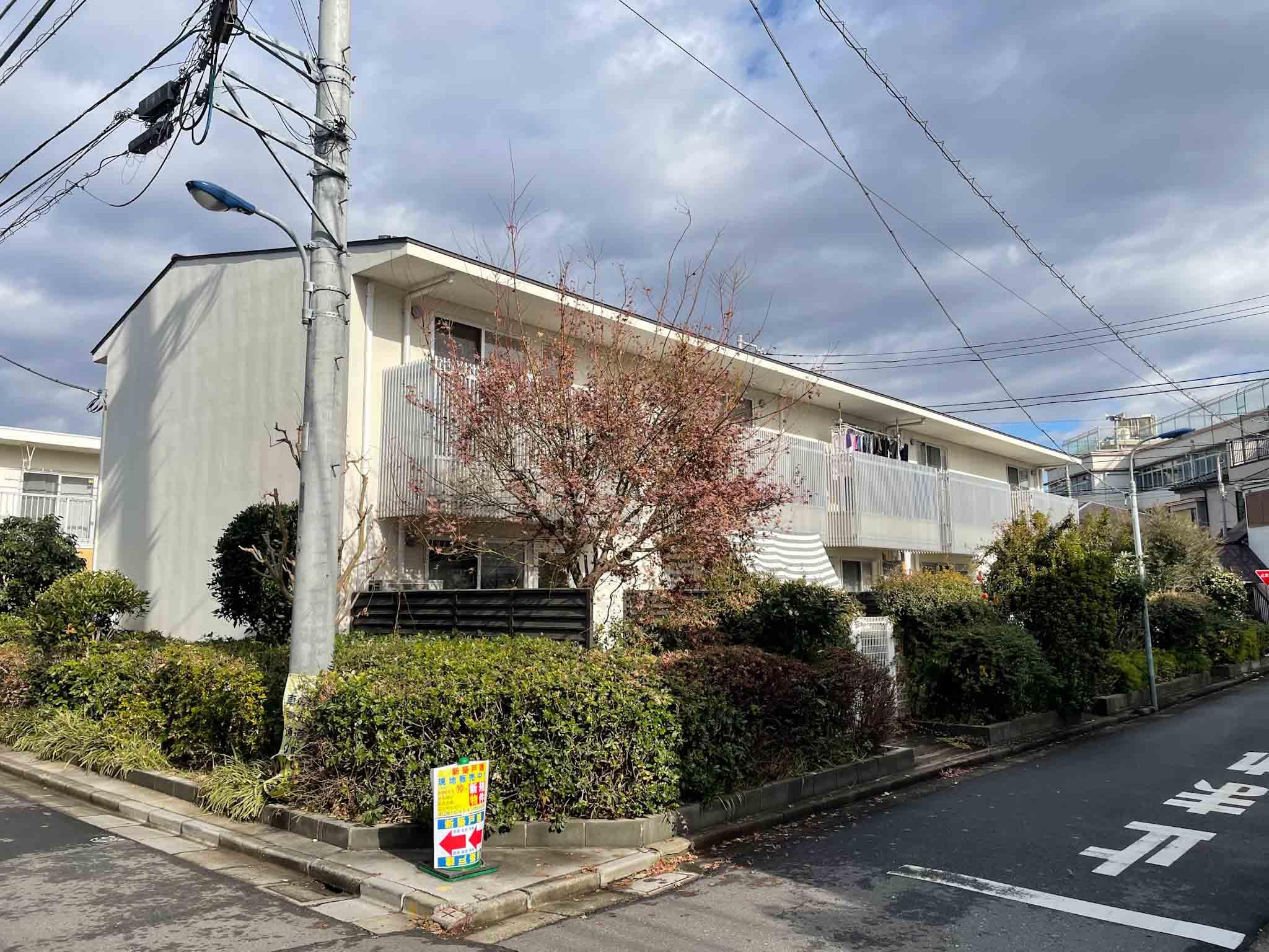 北区中里の賃貸物件/心地良い風が吹き抜ける、豊かな緑に囲まれたテラスハウス