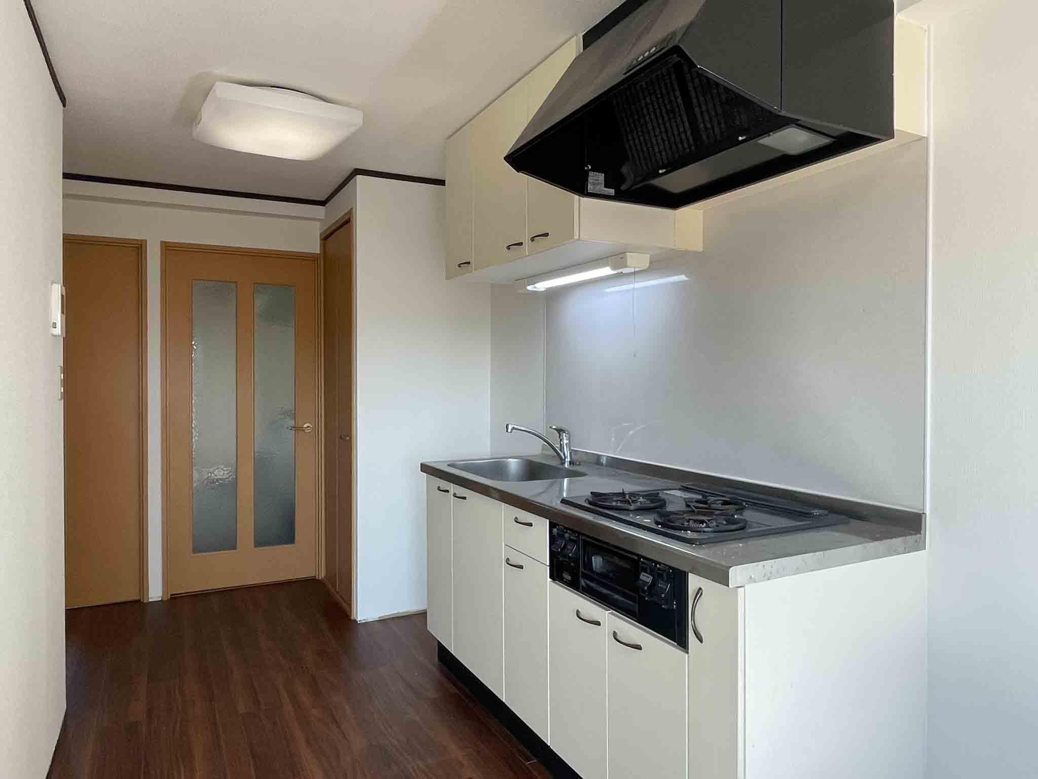 江東区清澄の賃貸物件/キッチン周り。キッチン家電はキッチン背面にまとめたいところ