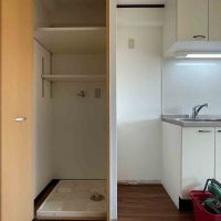 江東区清澄の賃貸物件/洗濯機置き場は収納の中。冷蔵庫置き場の幅は600mmです