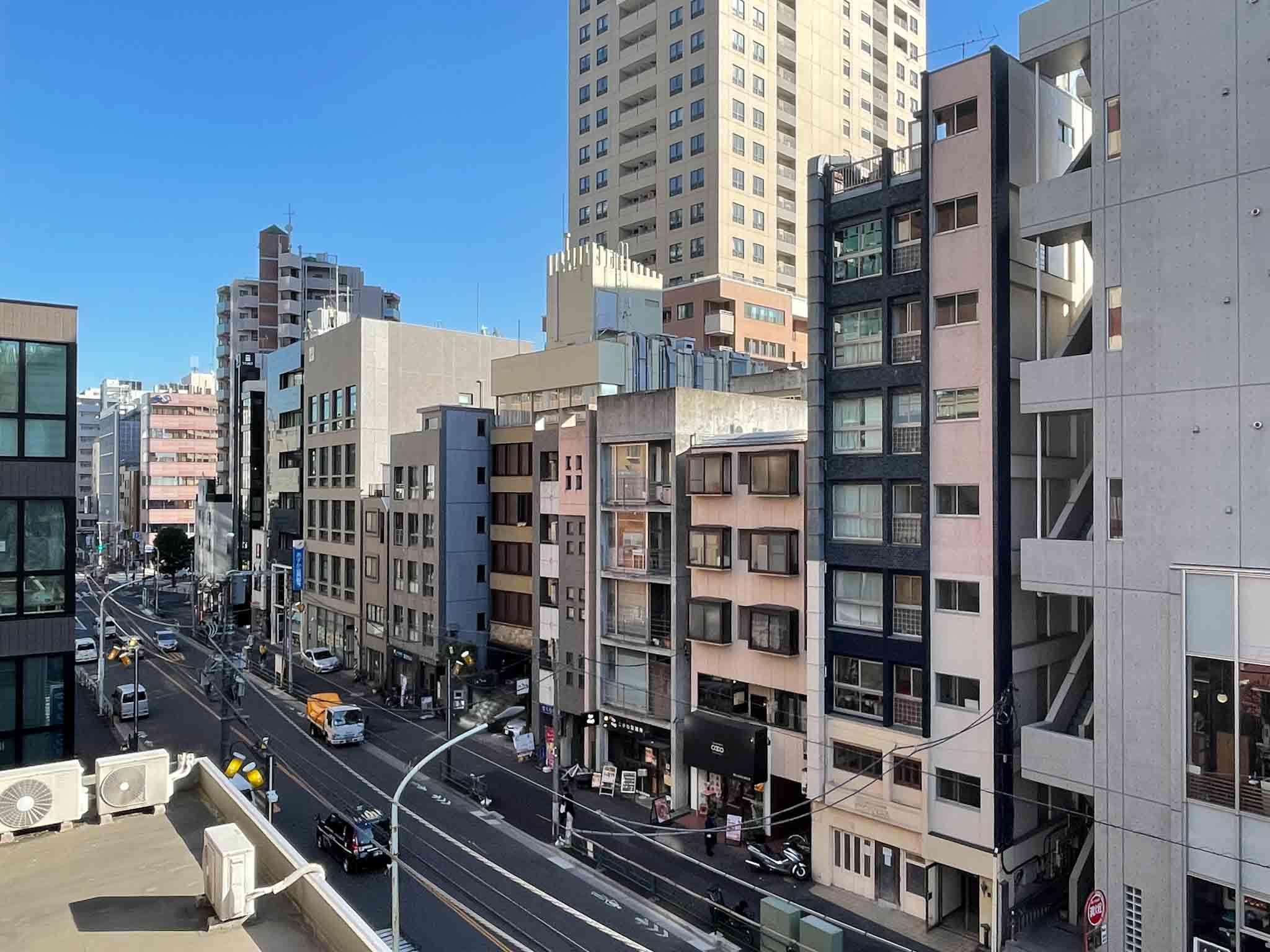 渋谷区恵比寿の賃貸物件/南側の窓からの景色（写真は5階のもの）