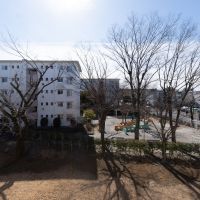 神奈川県川崎市多摩区三田の賃貸物件/ベランダからの眺望。春は桜を楽しむことができます