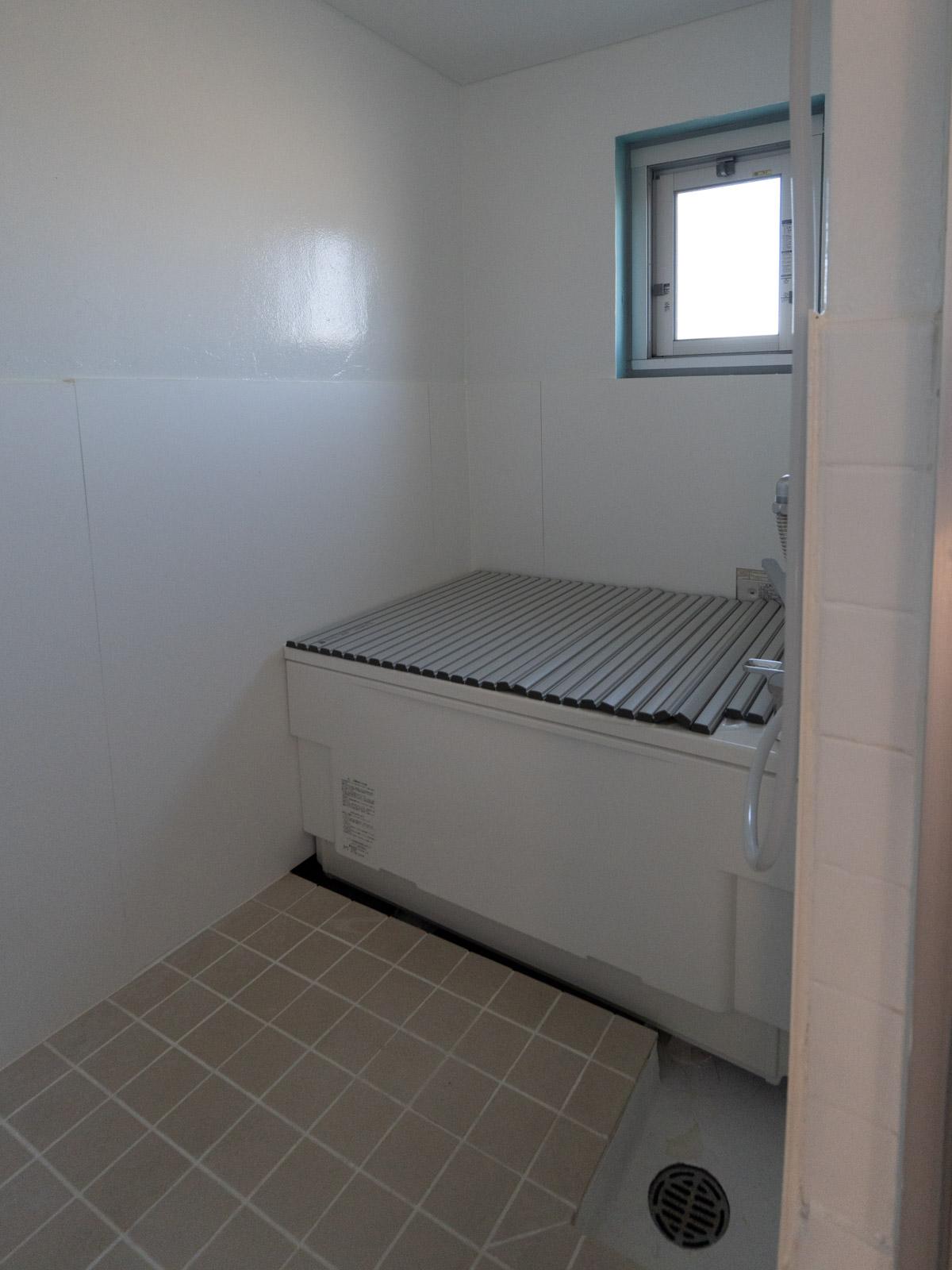 神奈川県川崎市多摩区三田の賃貸物件/浴室。今回浴槽と壁のパネルを新しく取り替えました