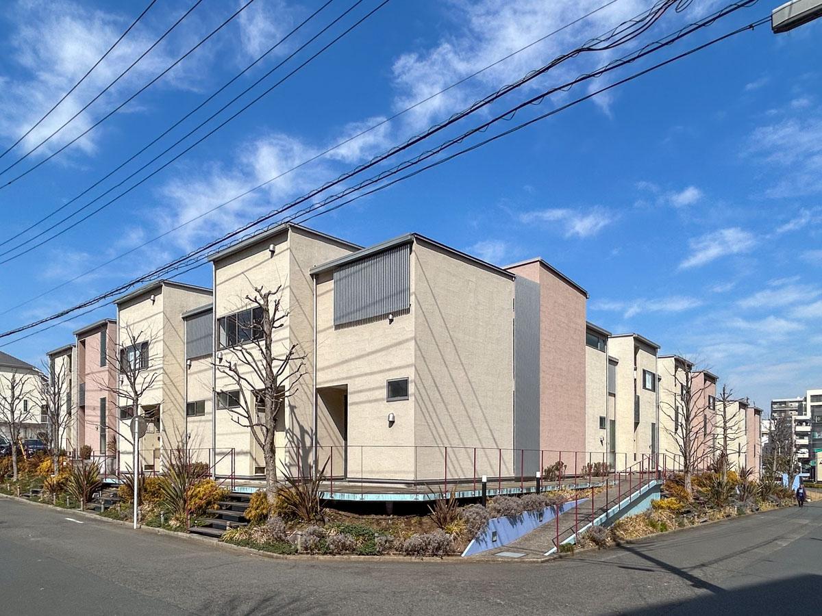 横浜市青葉区荏田北の賃貸物件/やさしい色味に包まれた、可愛らしいタウンハウス