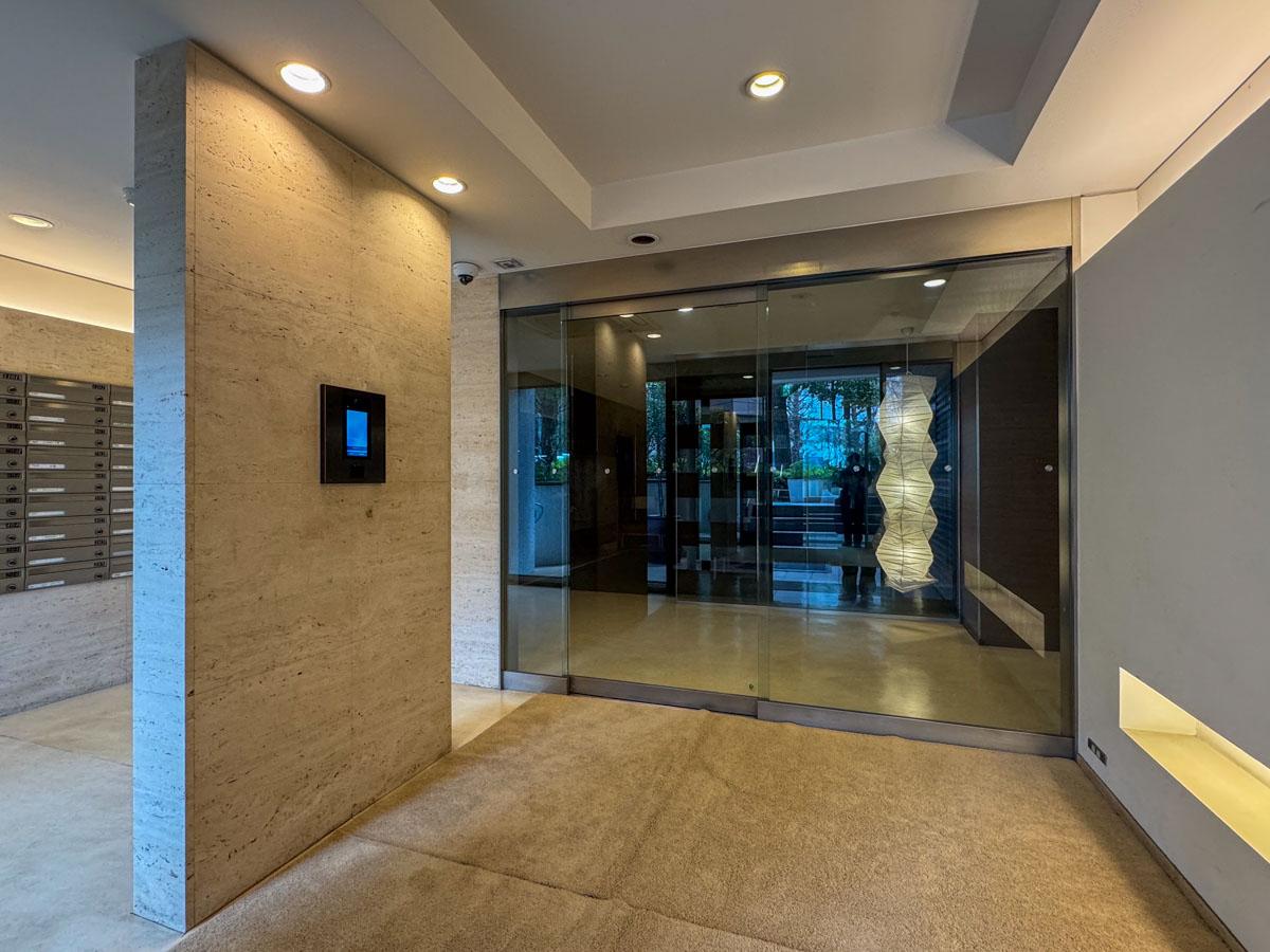 渋谷区神宮前の賃貸物件/エントランス