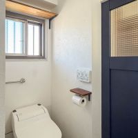 板橋区大山東町の賃貸物件/洗面の反対側にはトイレがあります