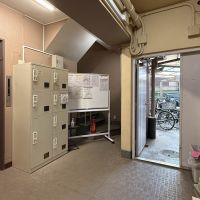板橋区大山東町の賃貸物件/エレベーターホールには宅配ボックス付きです