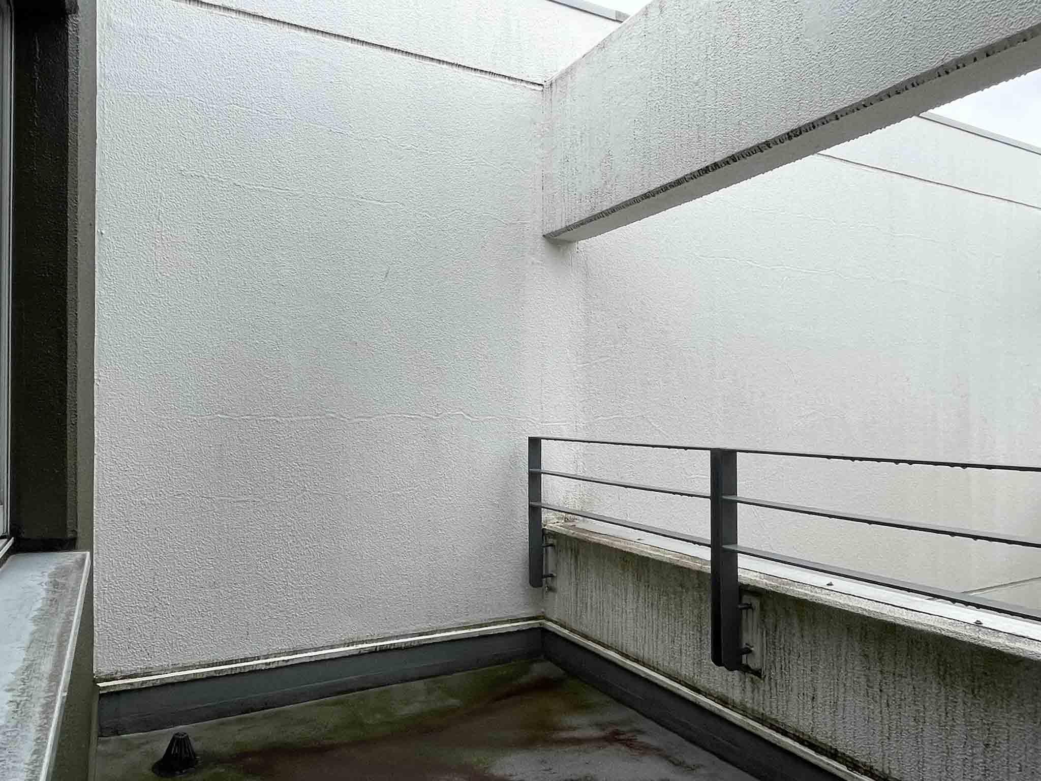 武蔵野市中町の賃貸物件/真ん中のバルコニーが南西を繋いでくれているようです