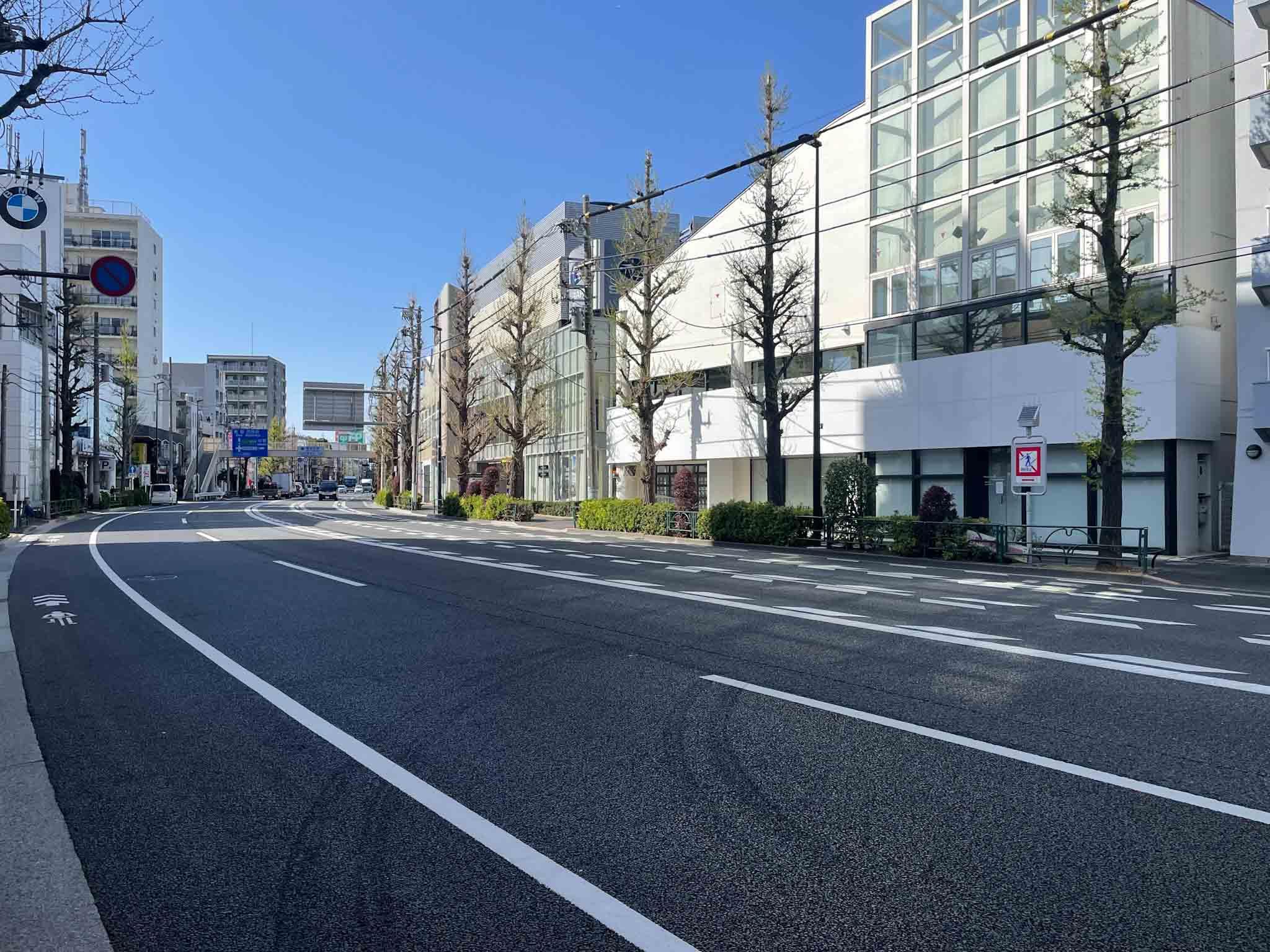 杉並区桃井の賃貸物件/マンション前面道路はかなり走行量が多い通りです