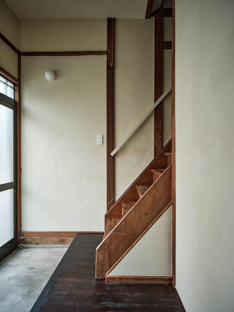 品川区西五反田の賃貸物件/続いて階段を上がって、2階に。