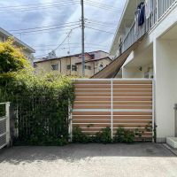 北区中里の賃貸物件/他の区画も同様にテラスが並んでいます