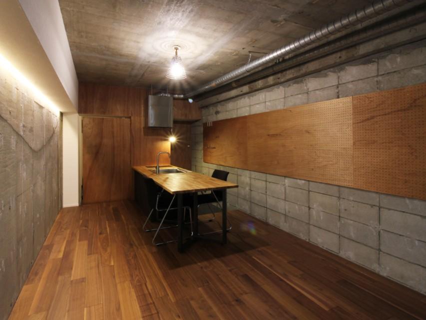 新宿区西新宿の賃貸物件/大きなカウンターが使いやすそう