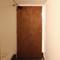 新宿区西新宿の賃貸物件/洗濯機置場のドアをあけると廊下が一時的に使えなくなるのは注意が必要です