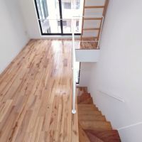 板橋区稲荷台の賃貸物件/3階：下の階へ向かう階段