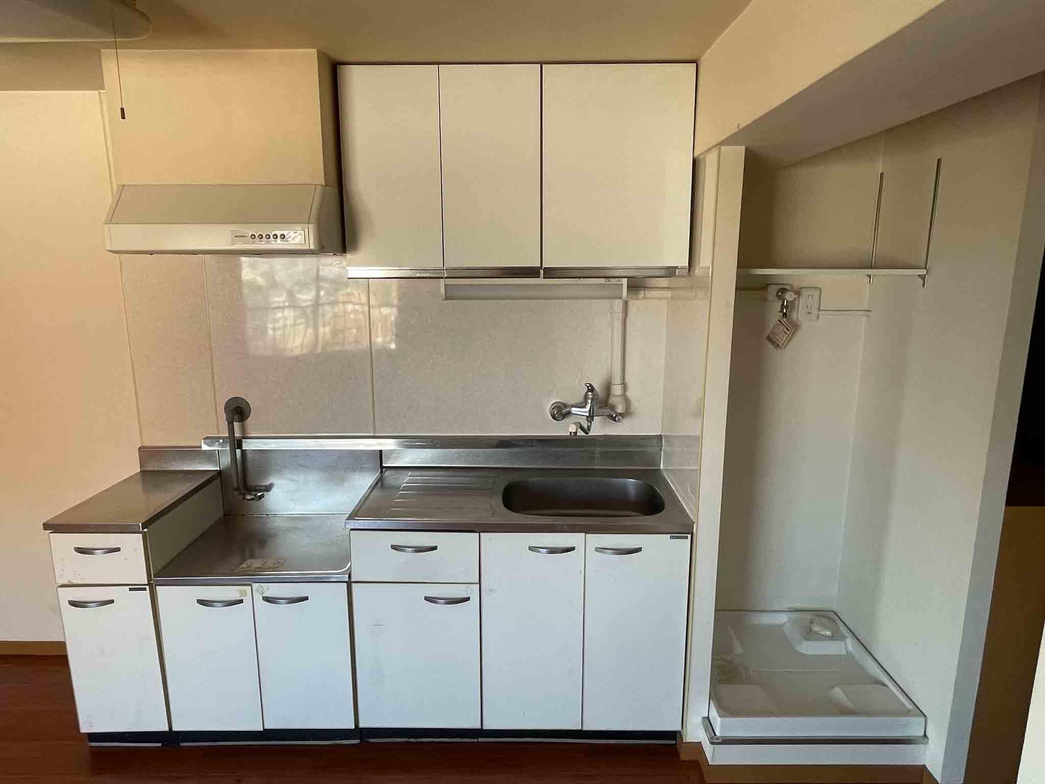 杉並区梅里の賃貸物件/キッチンの横に洗濯機置き場があります