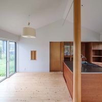 千葉県四街道市内黒田の売買物件/白く明るい空間に温かみのある木がバランスのいいLDK。家具も映えそうです