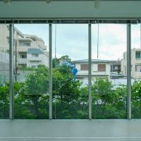 大田区北千束の賃貸物件/今回ご紹介の部屋は開放的な角の区画。写真はあいにく雨天での撮影